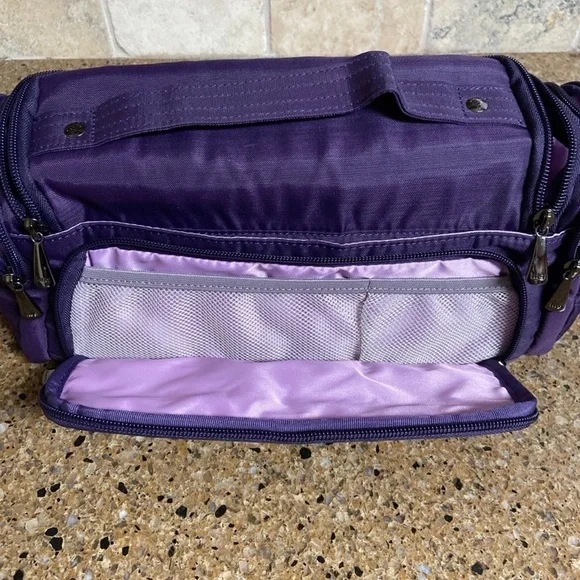 Lug Trolley Cosmetic Case - Picture 11 of 12